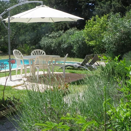 Blancheur Mediterraneenne アパート